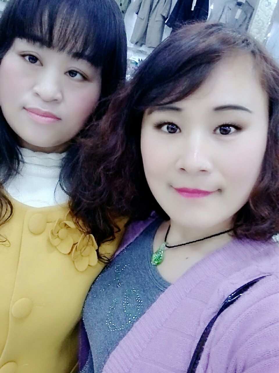 掀起美女裙子_掀起美女裙子动态图片_美女掀起裙子