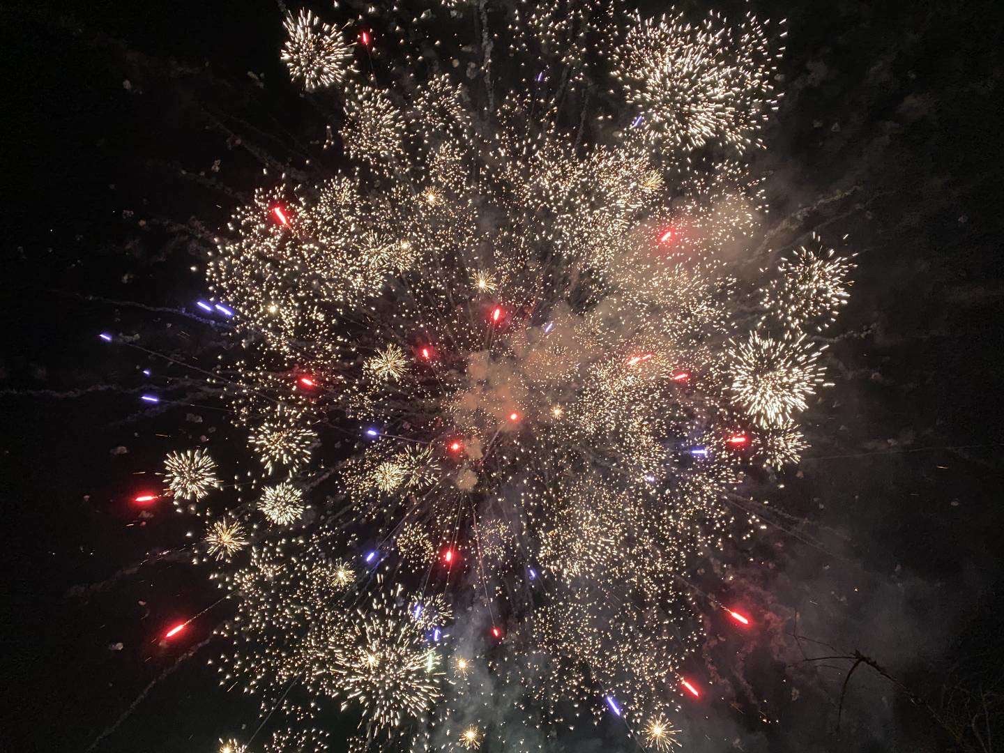 烟花边炮租房协议_把房子租给卖烟花爆竹协议书_烟花鞭炮门面出租合同