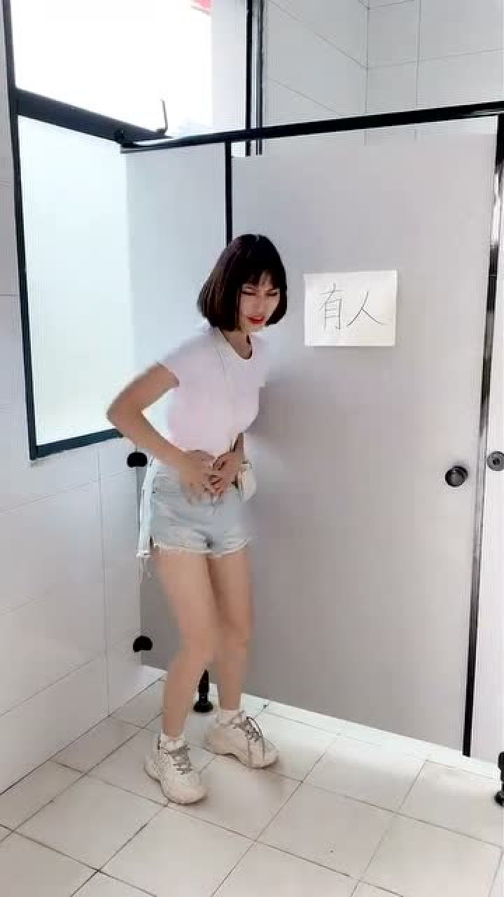 美女上厕所_美女上厕所_美女上厕所