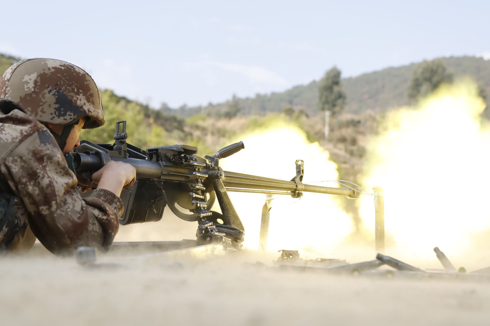 机枪兵_机枪兵英文_机枪兵进地堡后射程