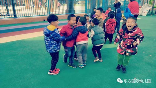 幼儿园钻的游戏,促进幼儿身心和谐发展的有效途径