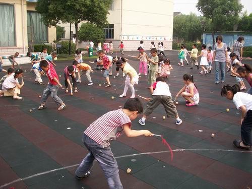 幼儿园小班集体游戏,集体游戏的欢乐时光
