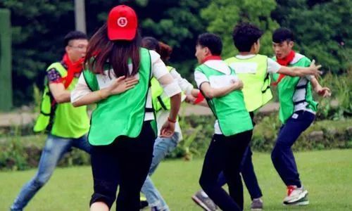 30人团建游戏,团队凝聚力大提升”