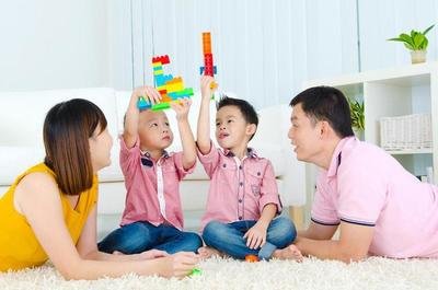 陪小孩玩游戏,与孩子共度欢乐游戏时光